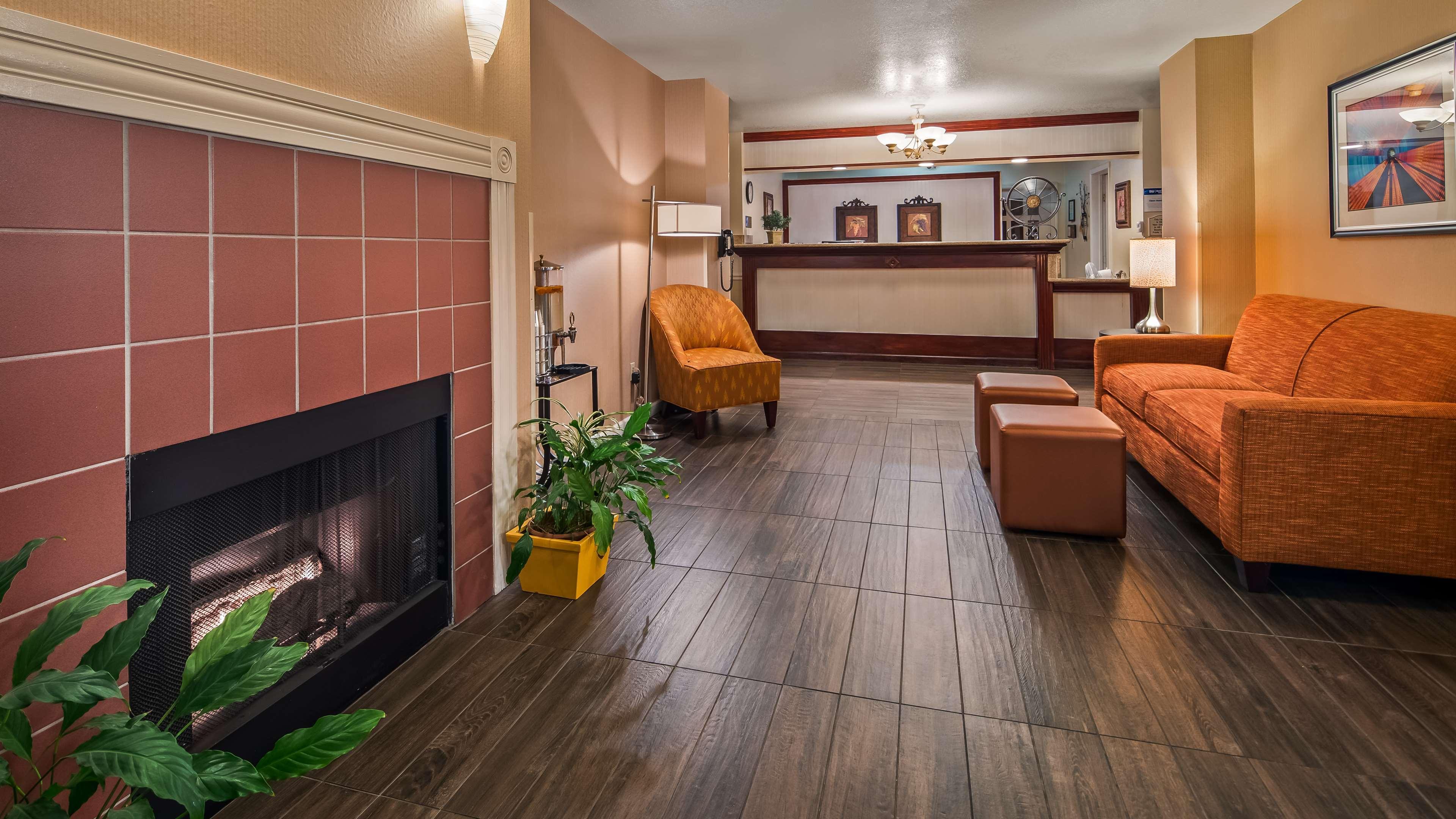 Best Western Luxury Inn Tracy Luaran gambar