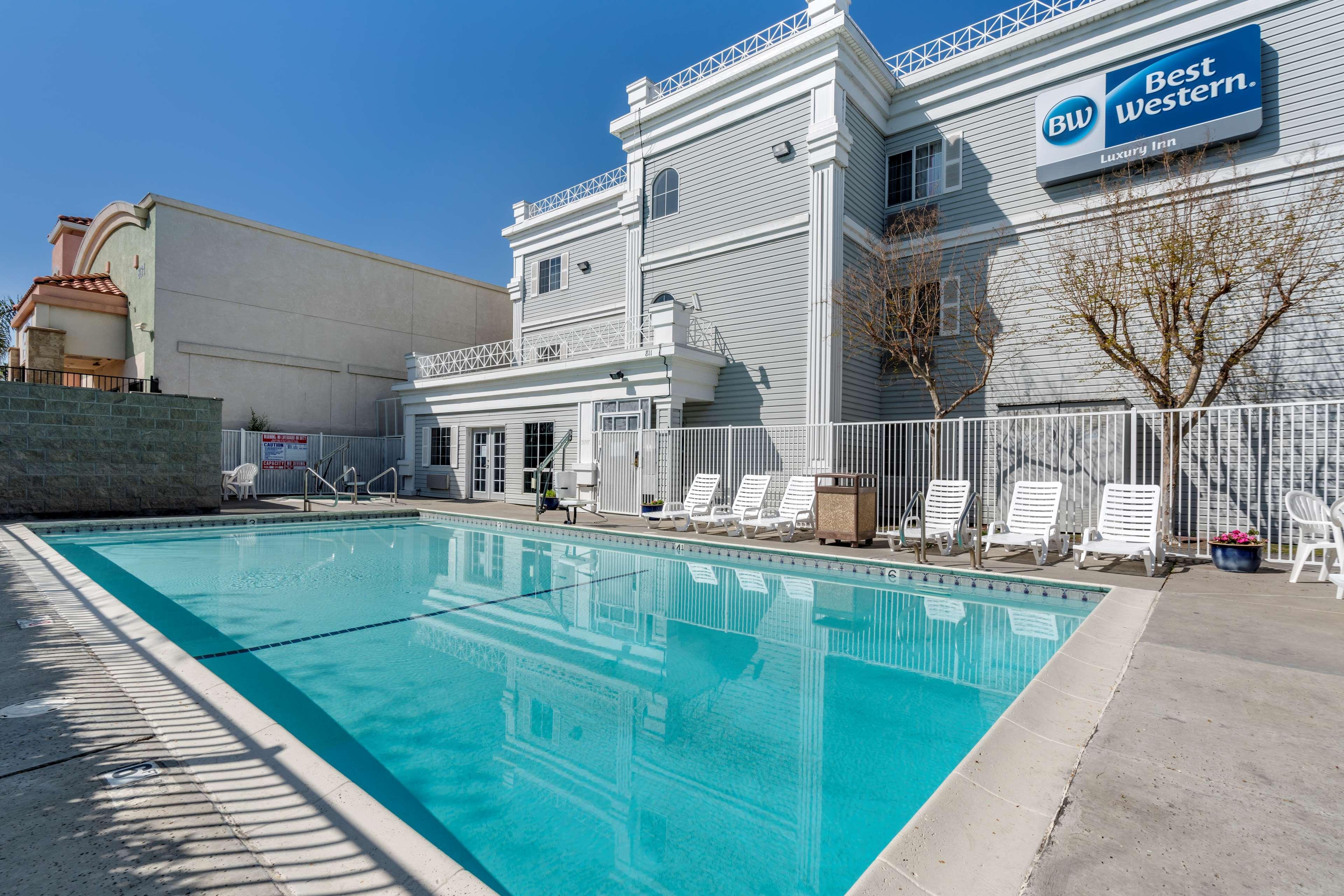 Best Western Luxury Inn Tracy Luaran gambar