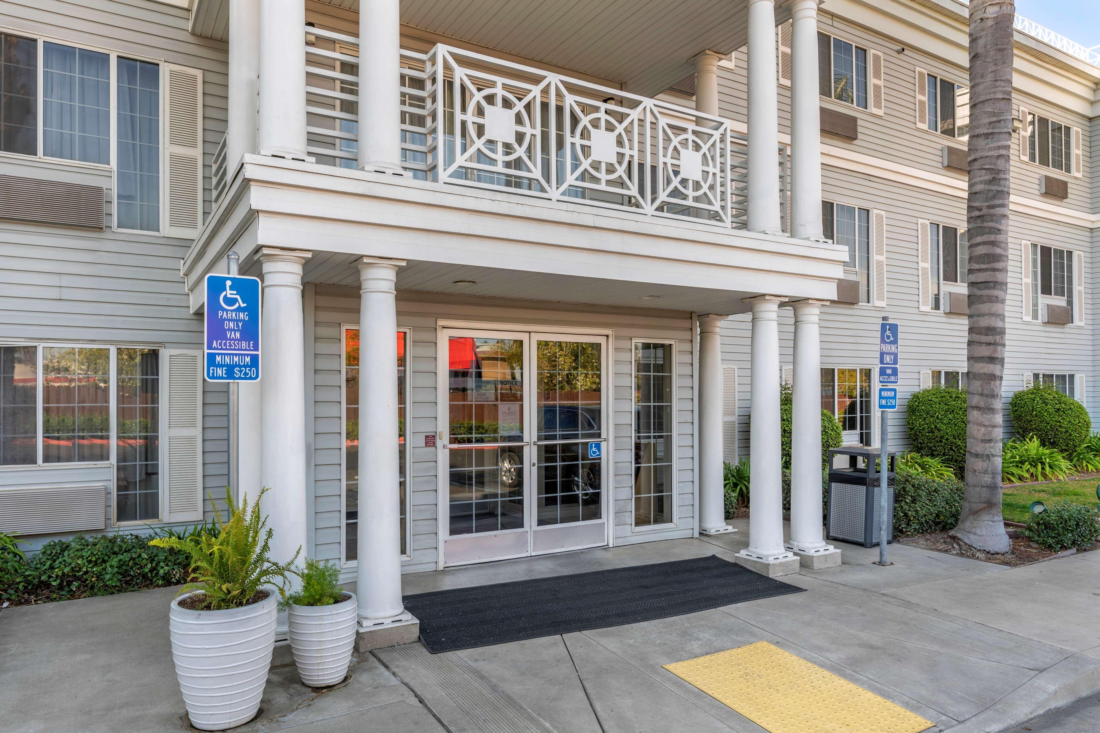 Best Western Luxury Inn Tracy Luaran gambar
